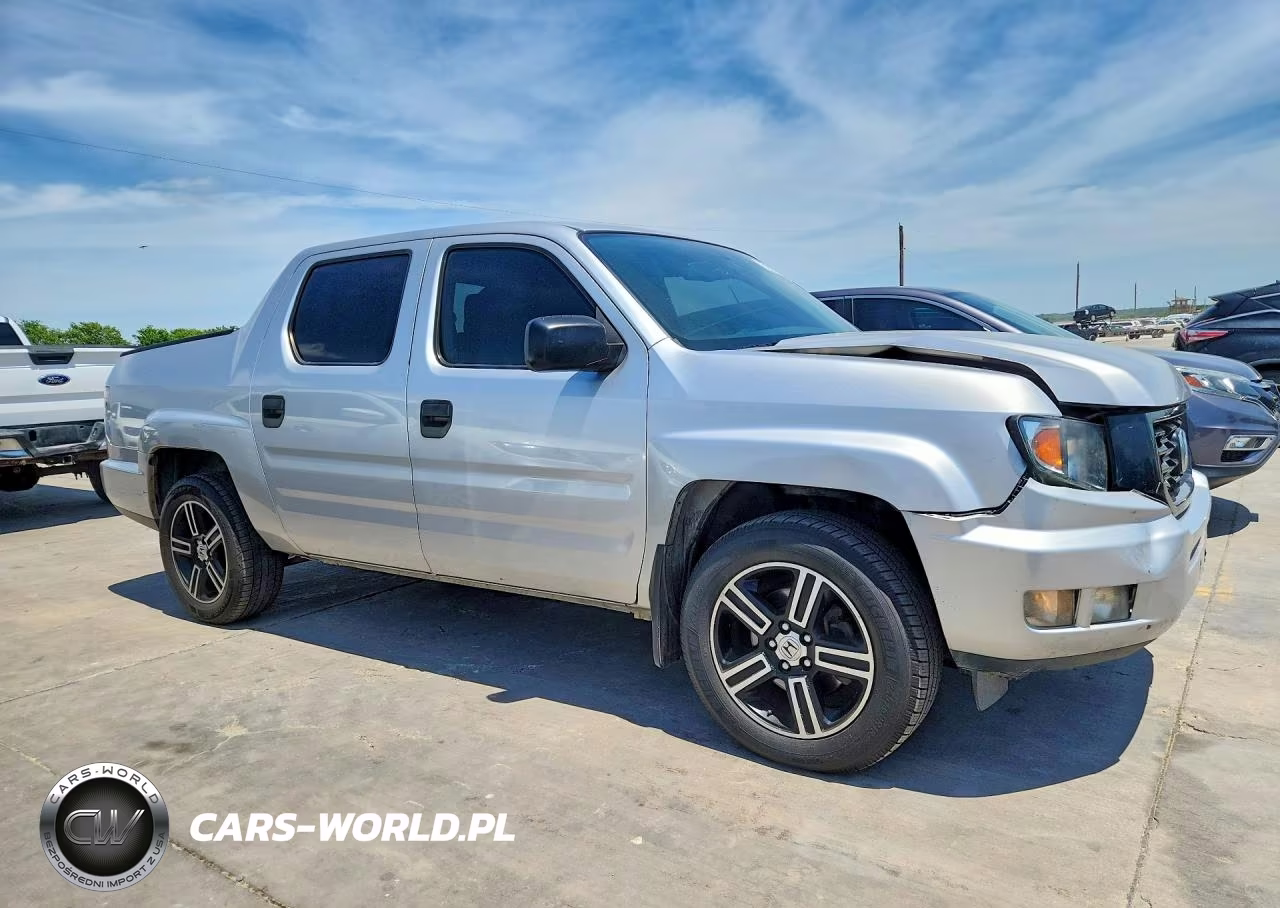 2014 Honda Ridgeline Sport VIN:5FPYK1F72EB011993 - 4
