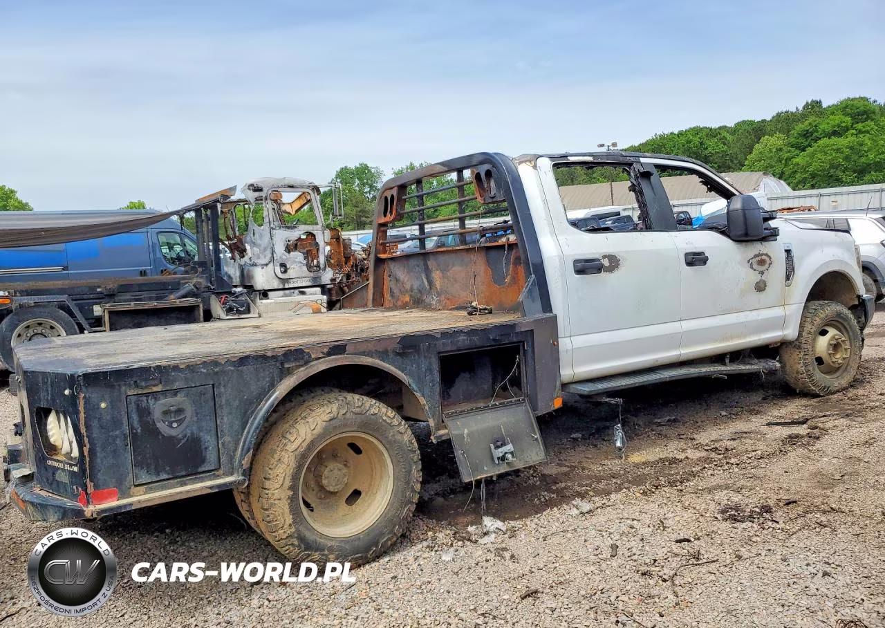 2018 Ford F350 Super Duty VIN:1FD8W3D68JEB97758 - 3