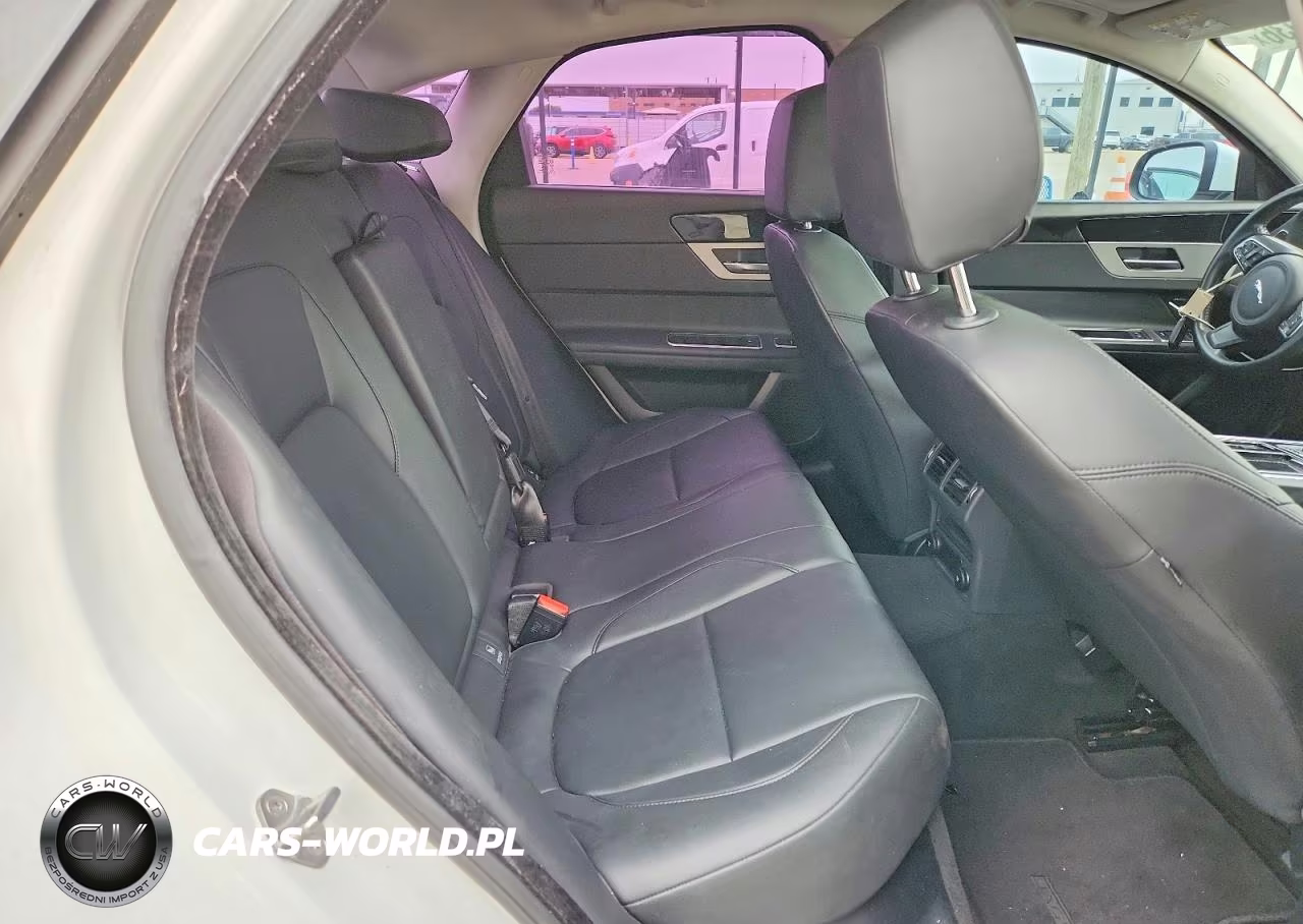 2018 JAGUAR XF VIN:SAJBR4FX5JCY70175 - 10