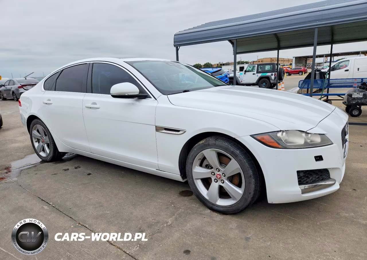 2018 JAGUAR XF VIN:SAJBR4FX5JCY70175 - 4