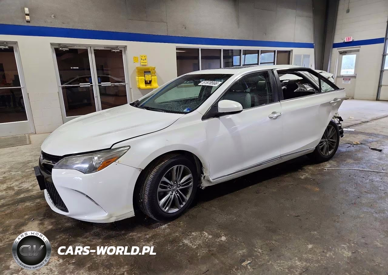 2016 Toyota Camry Hybrid Se