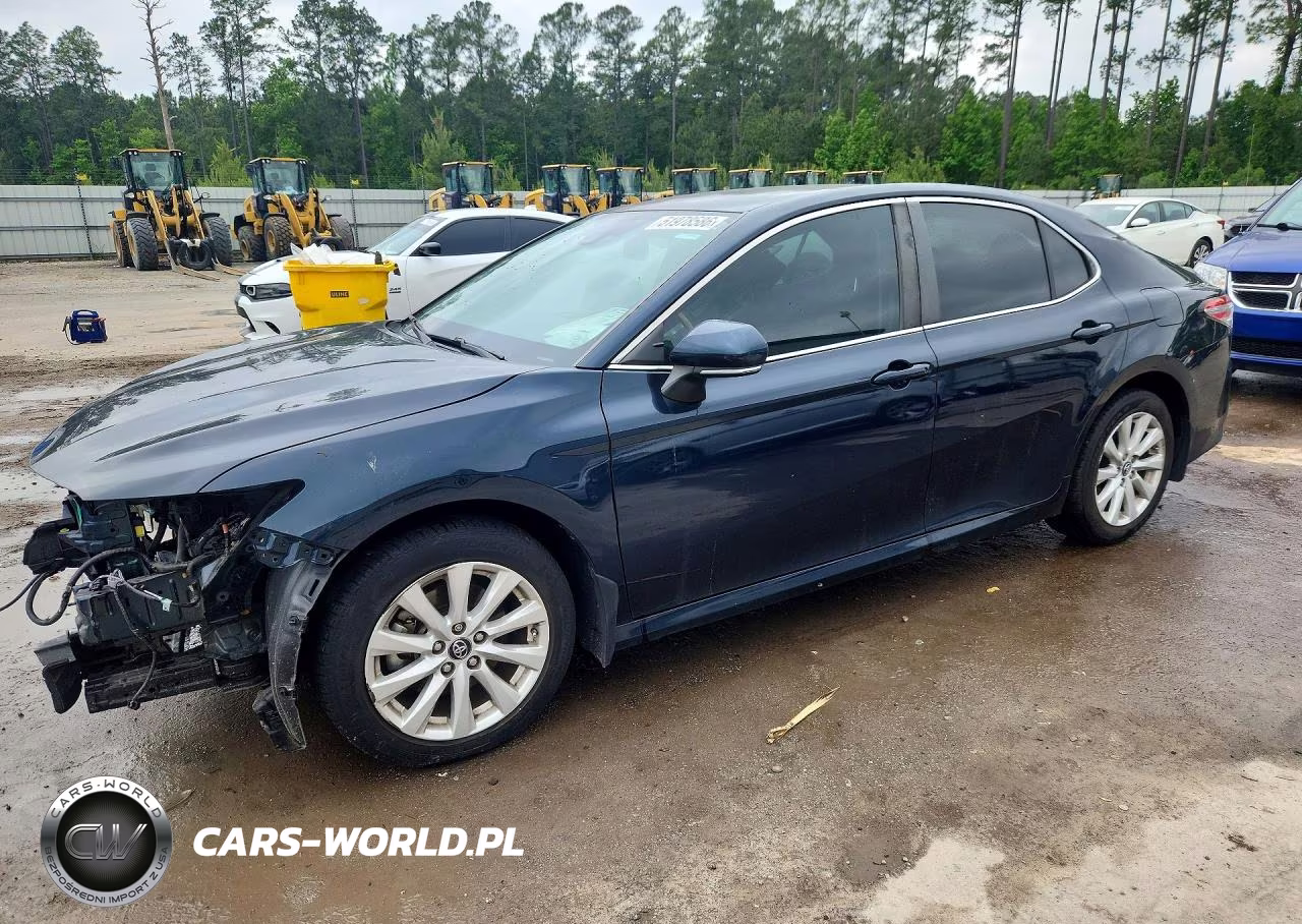 2019 Toyota Camry Le – zdjęcie 1 z 13