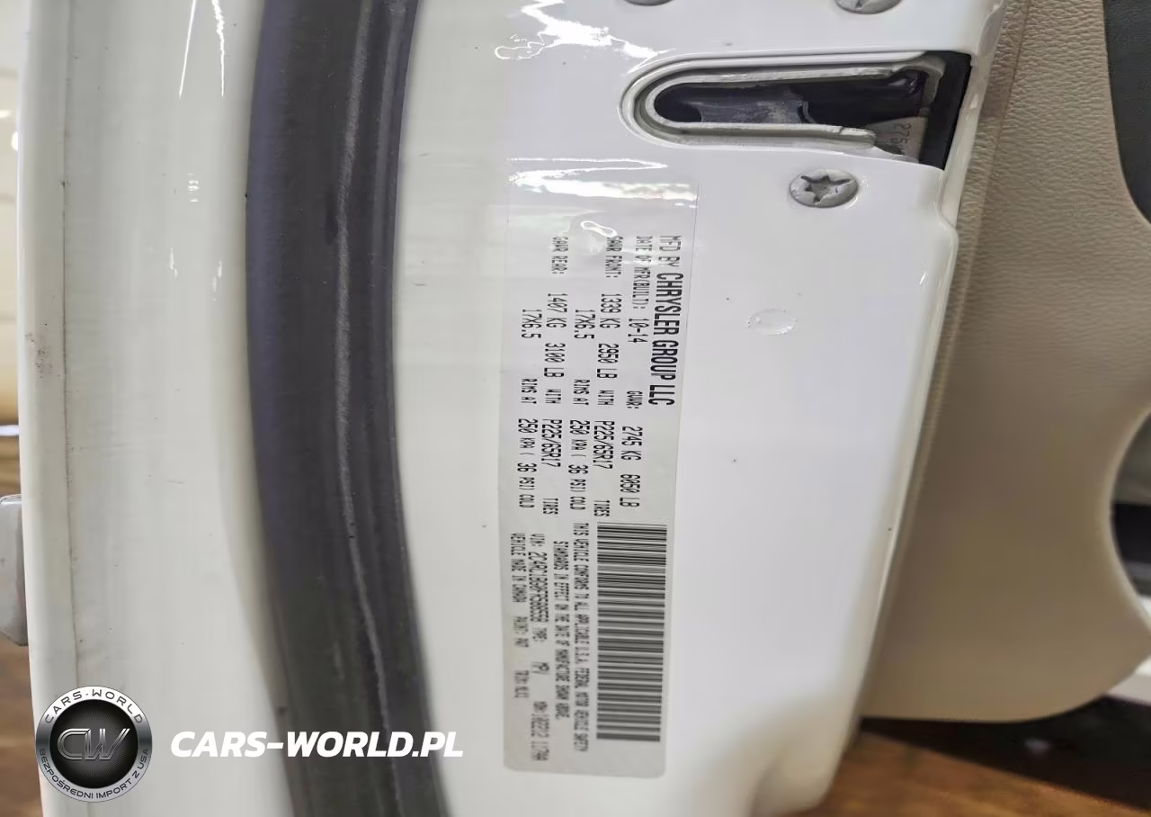 2015 Chrysler Town & Country Touring VIN:2C4RC1BG0FR588558 - 13