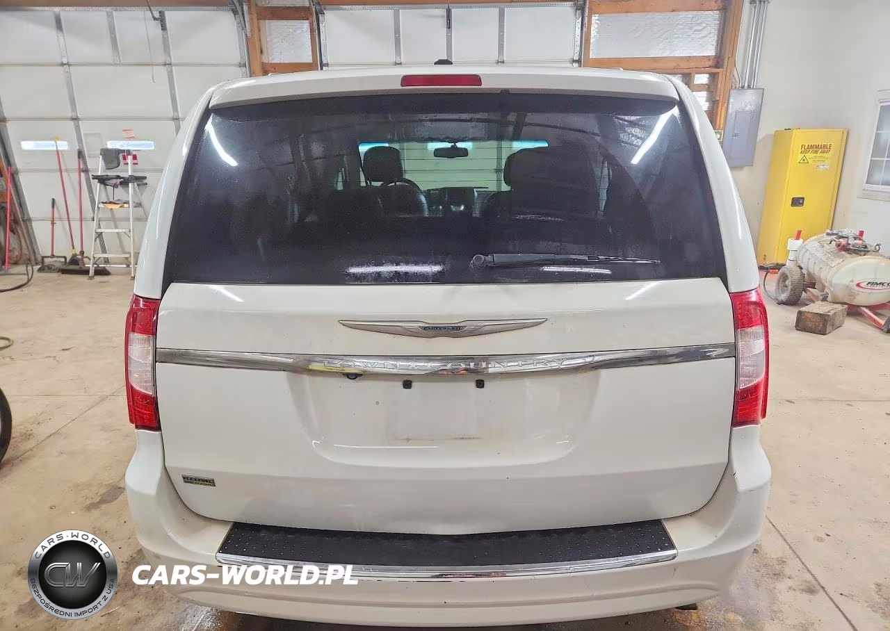 2015 Chrysler Town & Country Touring VIN:2C4RC1BG0FR588558 - 6