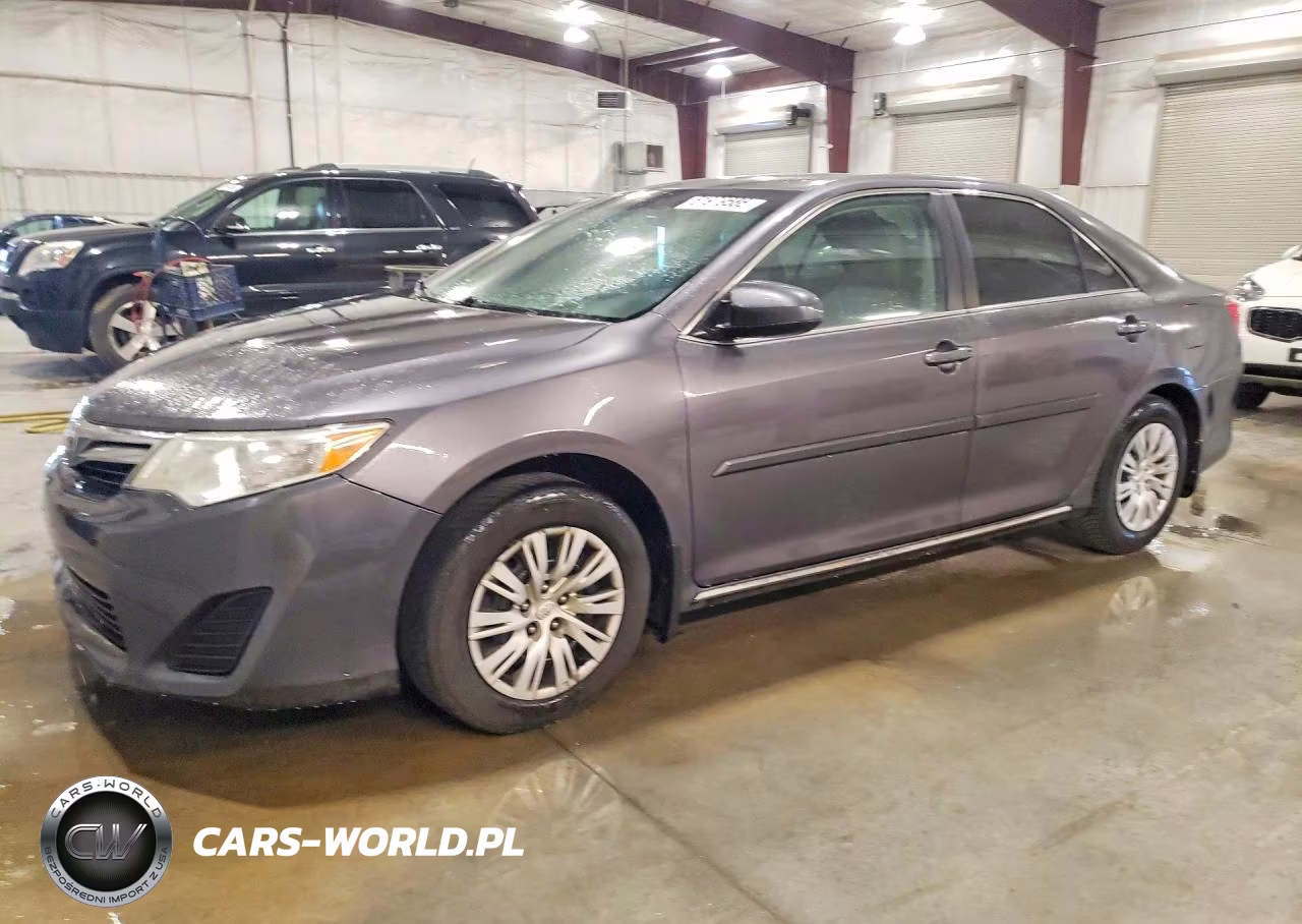 2014 Toyota Camry – zdjęcie 1 z 12