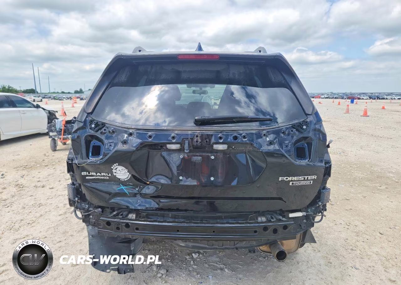 2019 Subaru Forester Touring VIN:JF2SKAWC4KH502817 - 6