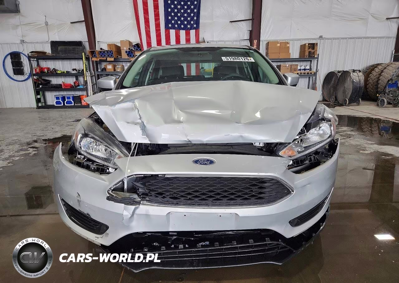 2018 Ford Focus Se VIN:1FADP3K28JL234938 - 5