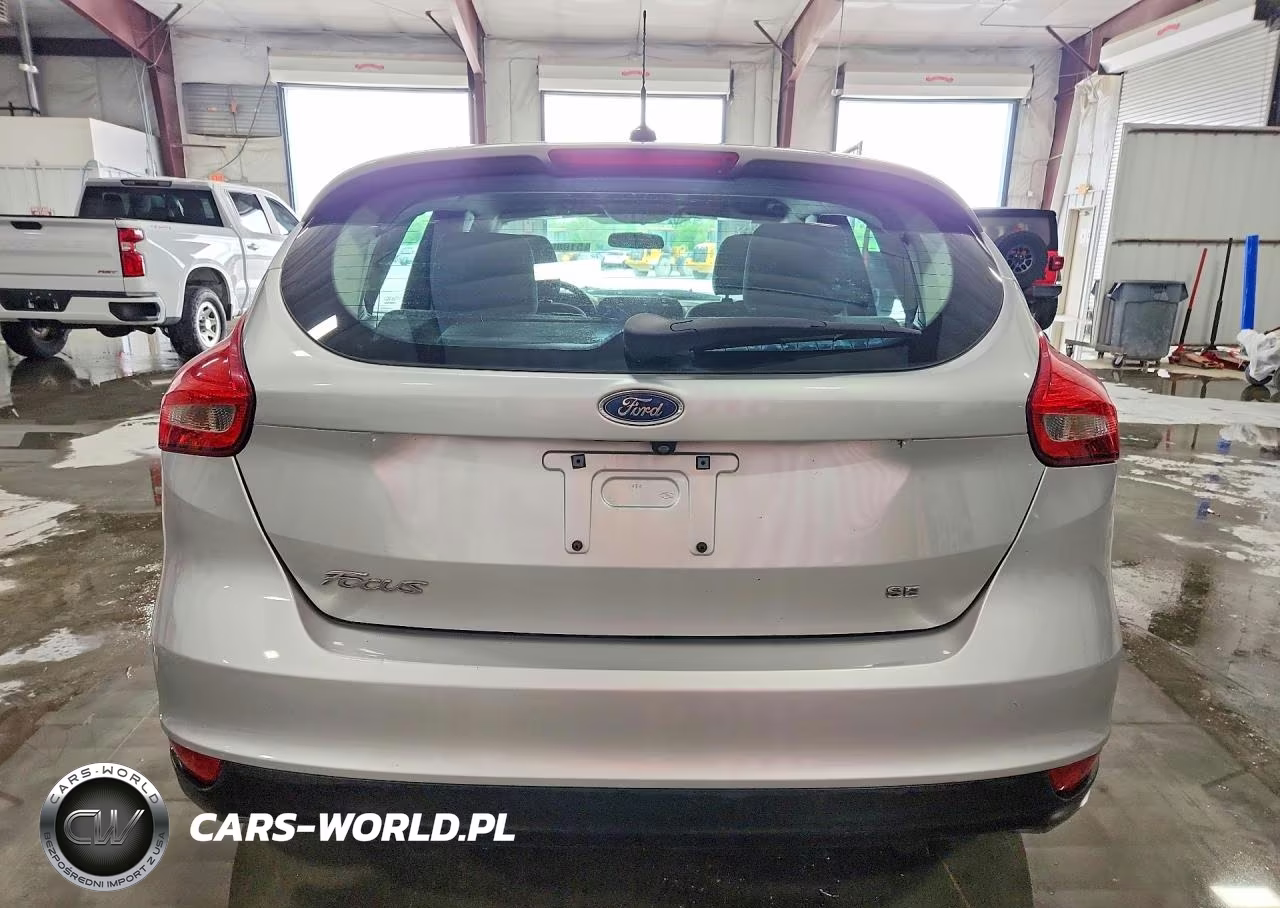 2018 Ford Focus Se VIN:1FADP3K28JL234938 - 6