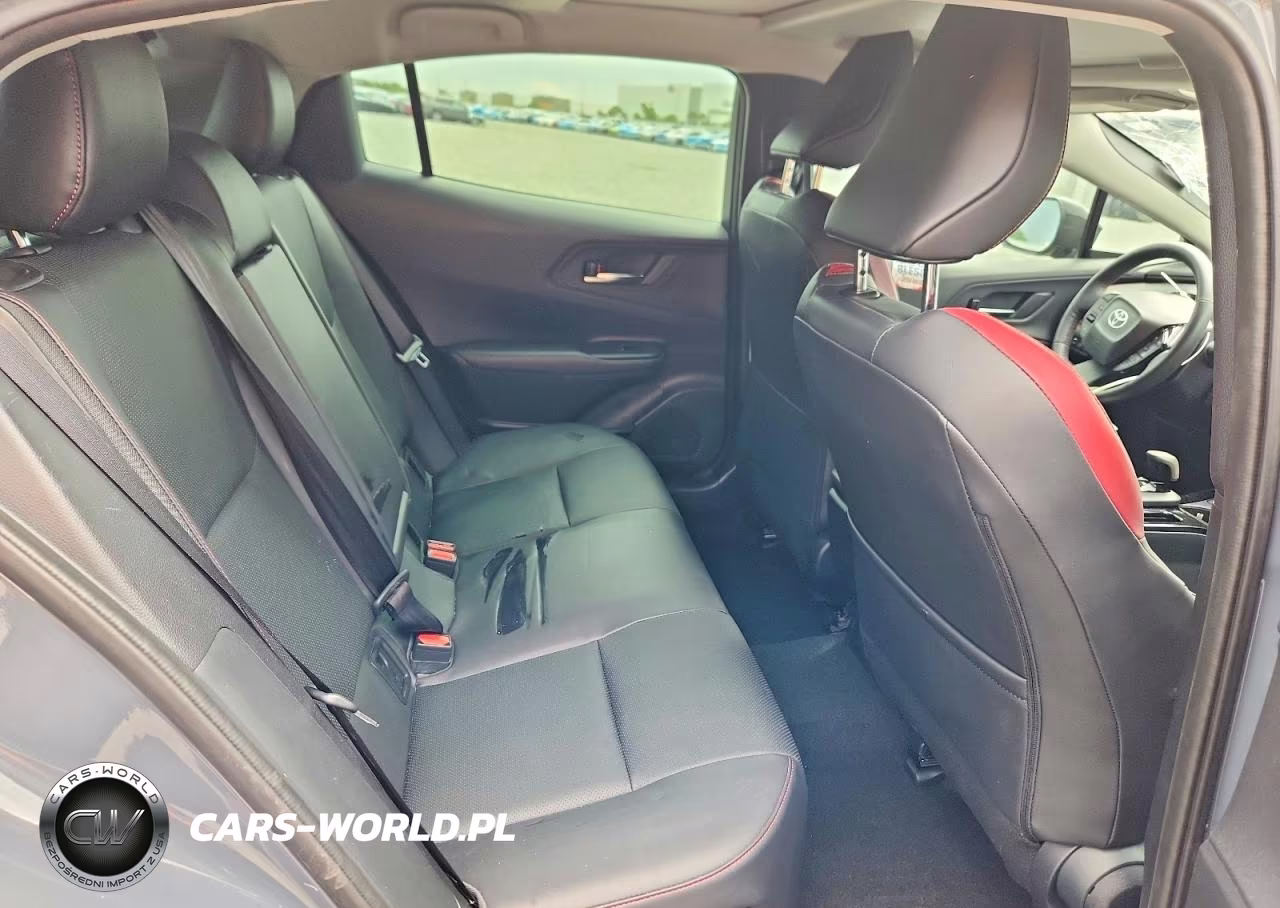2024 Toyota Prius Prime Xse VIN:JTDACACUXR3037861 - 10