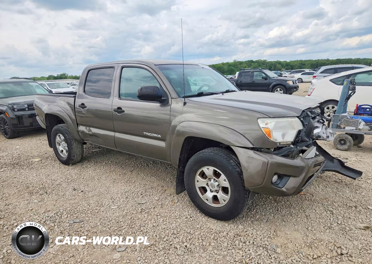 2014 Toyota Tacoma Double Cab VIN:3TMLU4EN4EM141834 - 4