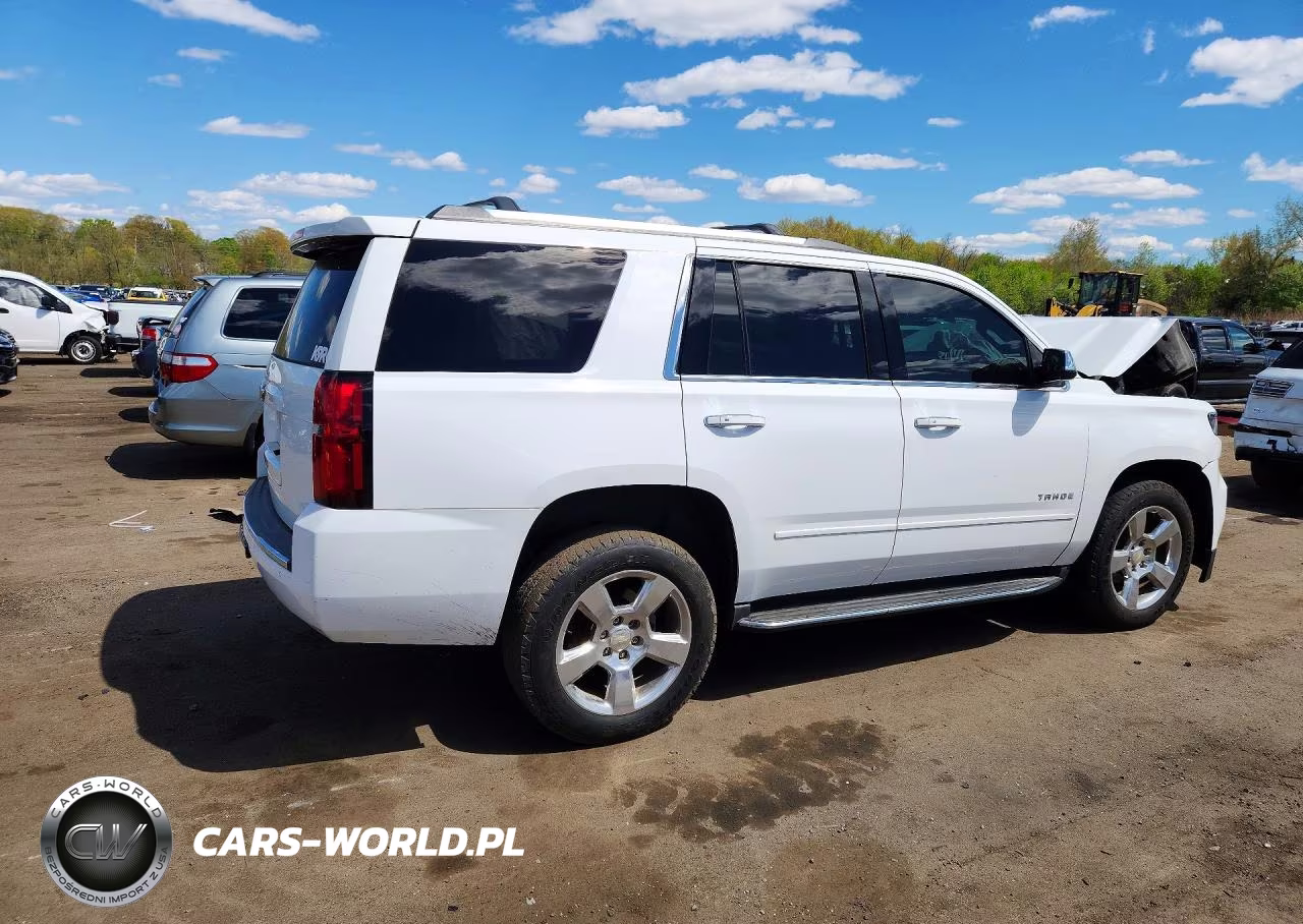 2017 Chevrolet Tahoe K1500 Premier VIN:1GNSKCKCXHR235595 - 3