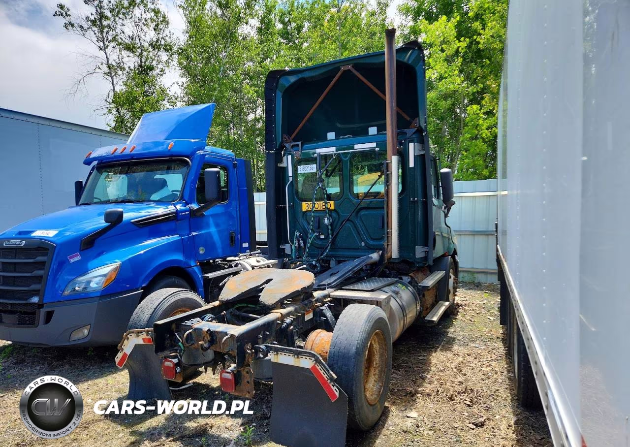 2021 Freightliner Cascadia 1 - Semi Truck VIN:3AKBHSDV8MSMK0898 - 4
