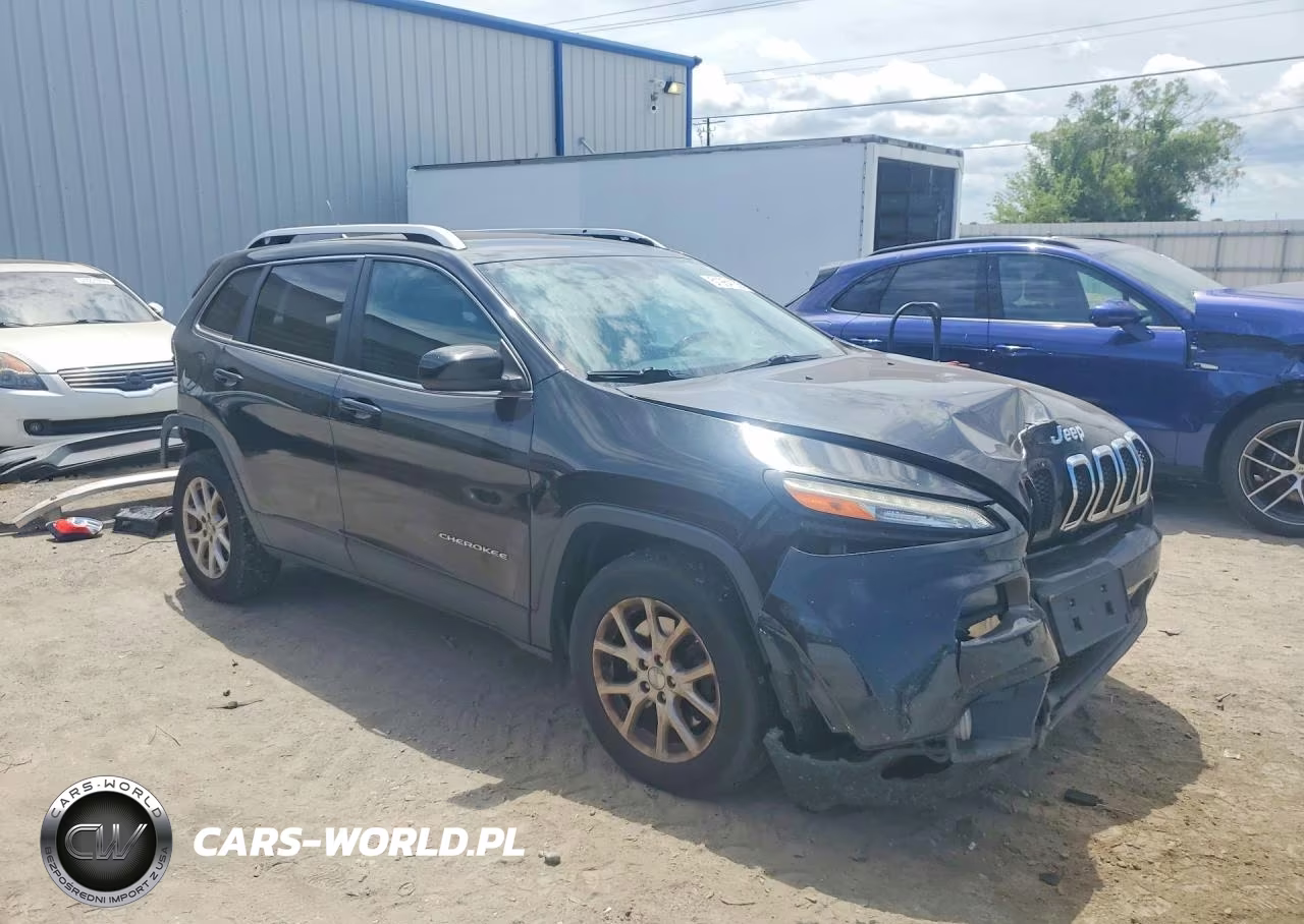 2014 Jeep Cherokee Latitude VIN:1C4PJMCS8EW226887 - 4