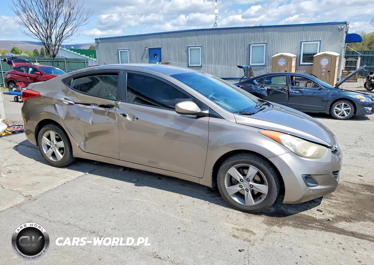 2011 Hyundai Elantra Gls VIN:5NPDH4AE8BH021390 - 4