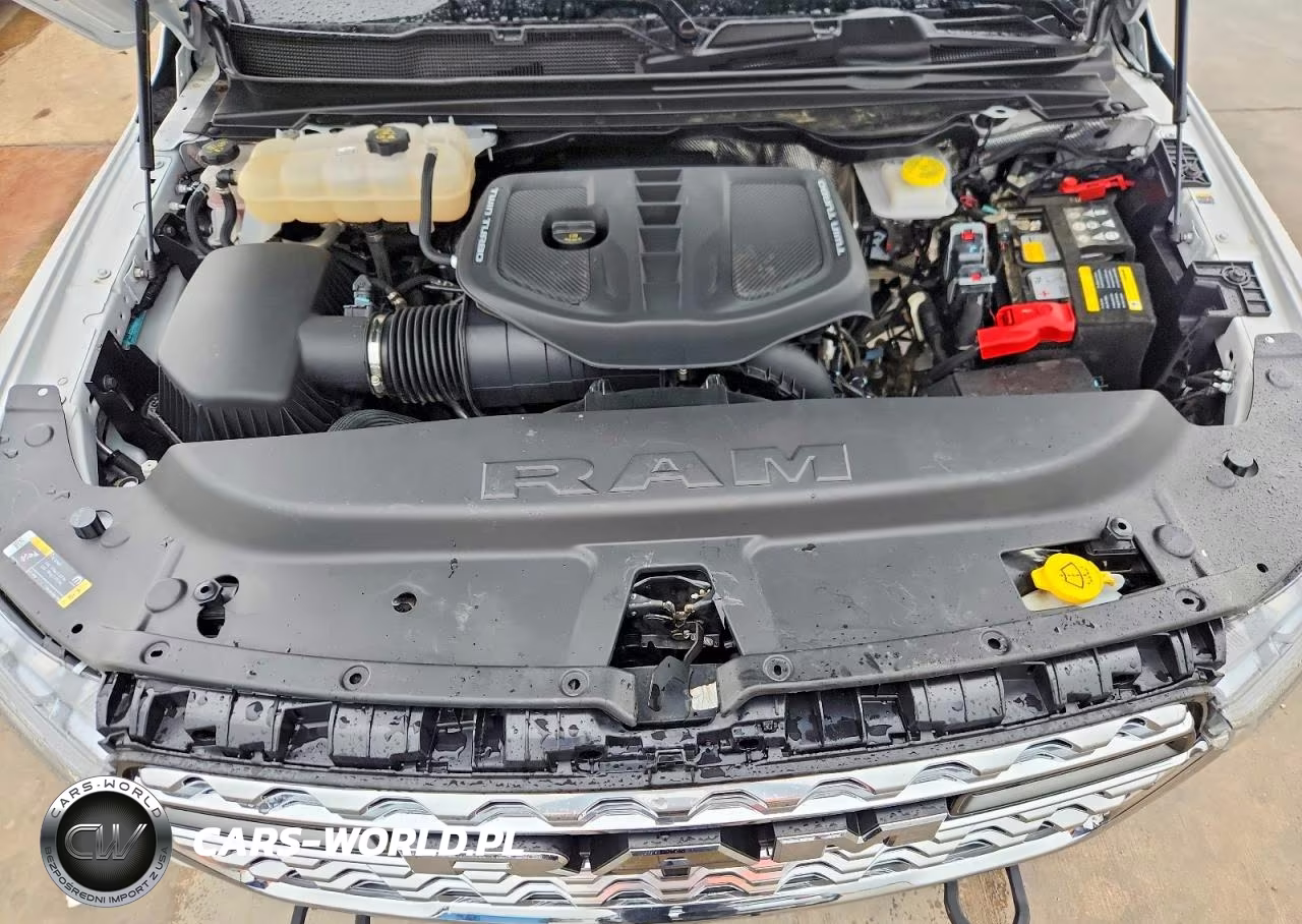 2025 Ram 1500 Limited VIN:1C6SRFHP5SN618527 - 11