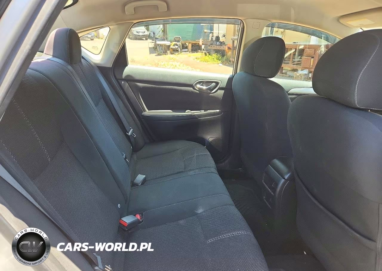 2018 Nissan Sentra S VIN:3N1AB7AP5JY328690 - 10