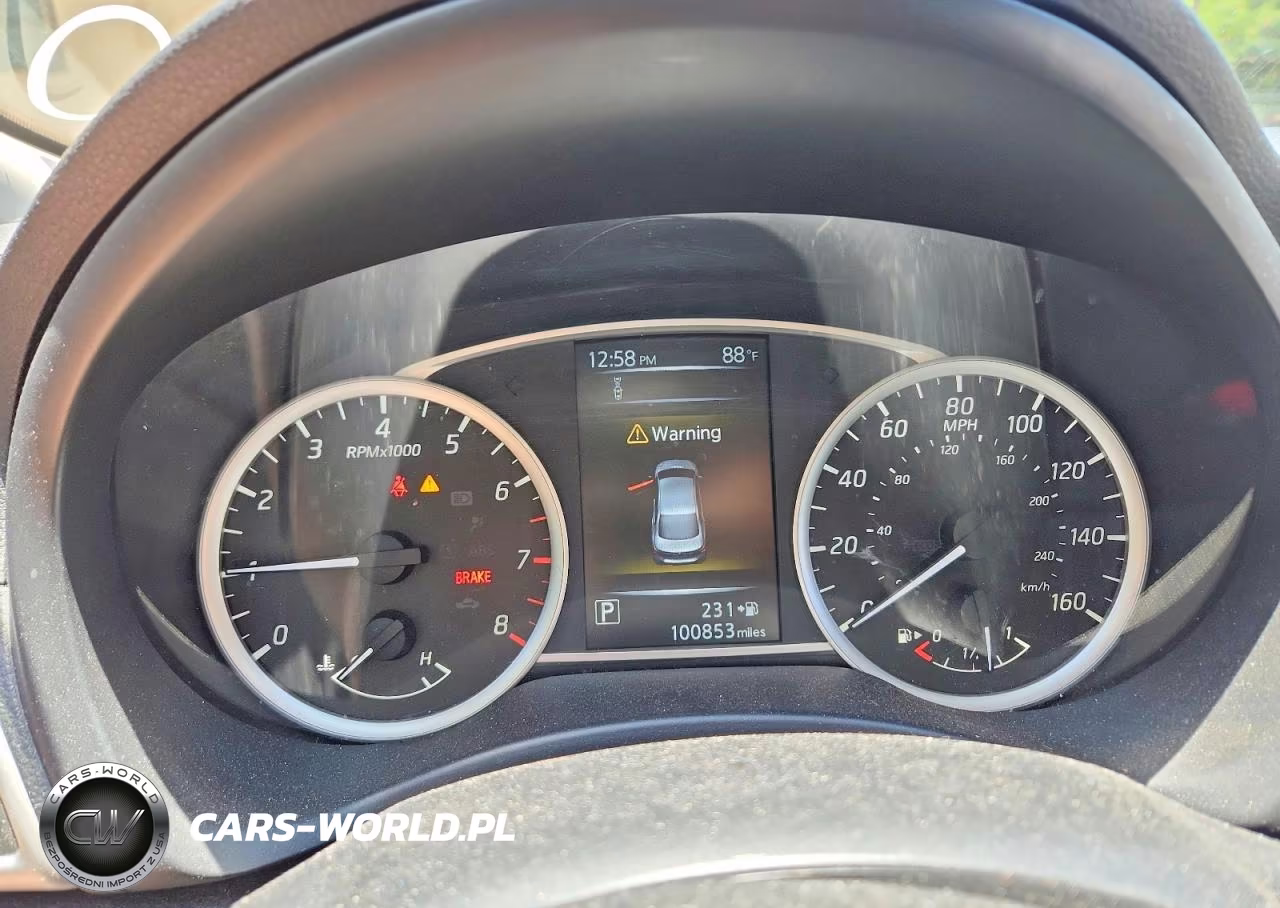 2018 Nissan Sentra S VIN:3N1AB7AP5JY328690 - 9