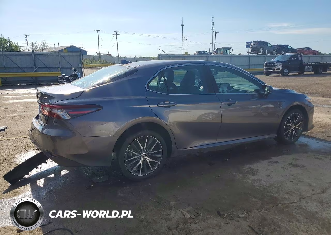 2024 Toyota Camry Xle VIN:4T1F31AK2RU063027 - 3