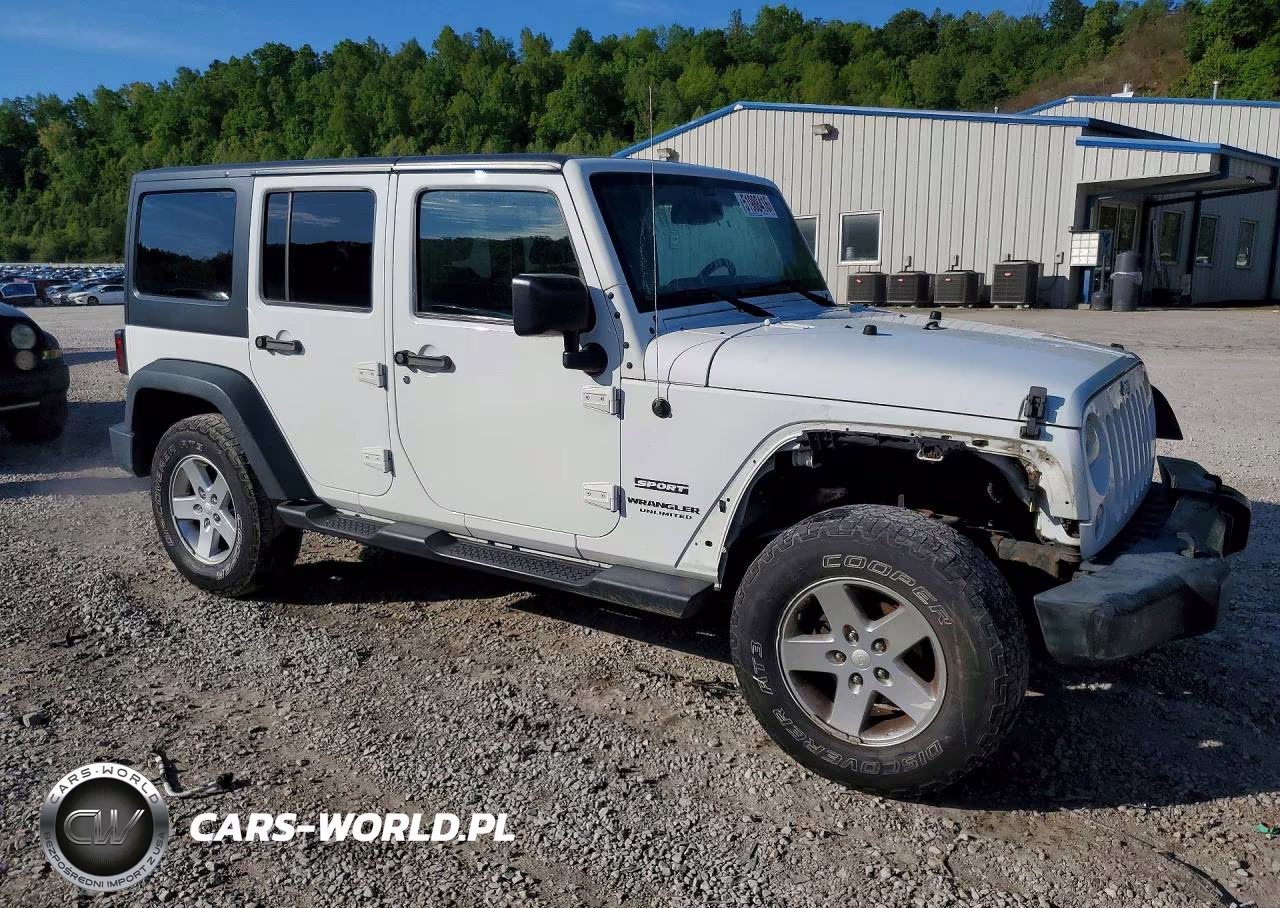 2015 Jeep Wrangler Unlimited Sport VIN:1C4HJWDG3FL657327 - 4
