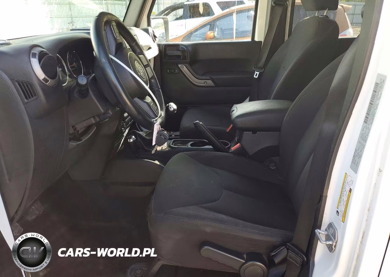 2015 Jeep Wrangler Unlimited Sport VIN:1C4HJWDG3FL657327 - 7
