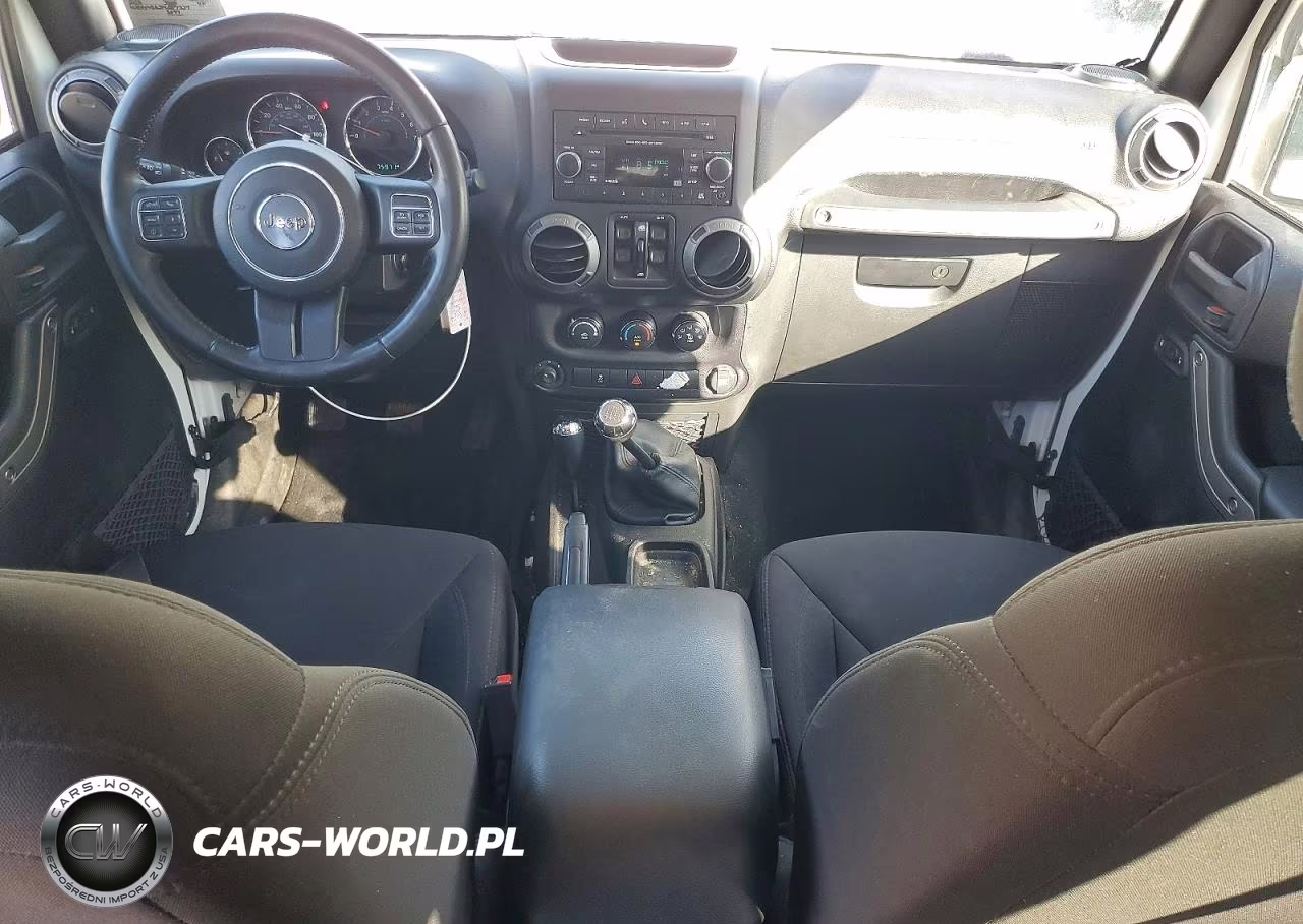 2015 Jeep Wrangler Unlimited Sport VIN:1C4HJWDG3FL657327 - 8
