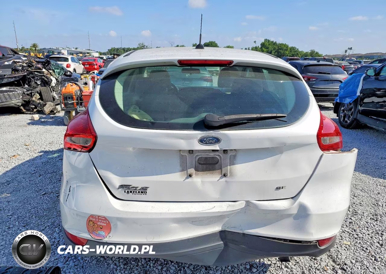 2017 Ford Focus Se VIN:1FADP3K26HL231255 - 6