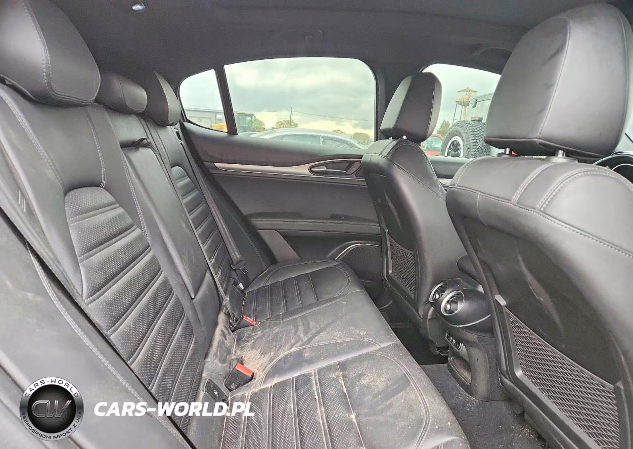 2022 Alfa Romeo Stelvio Ti VIN:ZASPAKBN2N7D38179 - 11