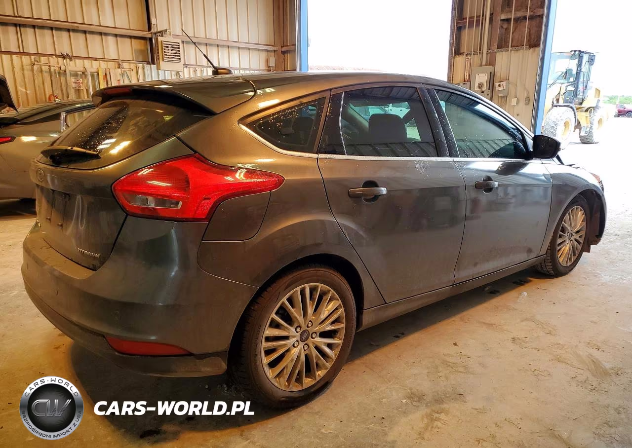 2018 Ford Focus Titanium VIN:1FADP3N28JL316857 - 3