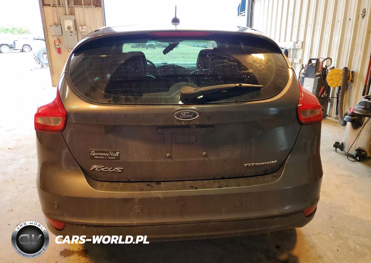 2018 Ford Focus Titanium VIN:1FADP3N28JL316857 - 6