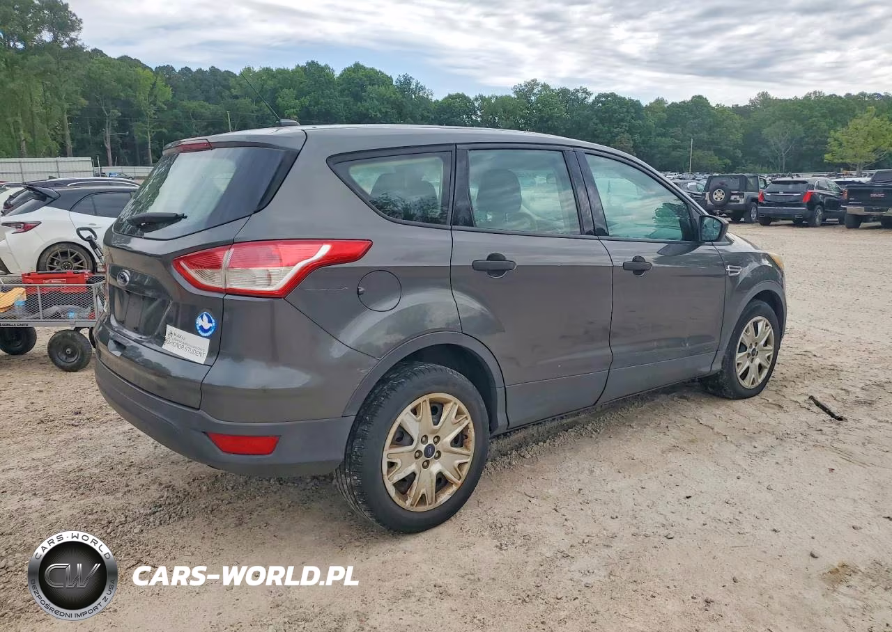 2015 Ford Escape S VIN:1FMCU0F77FUB10305 - 3