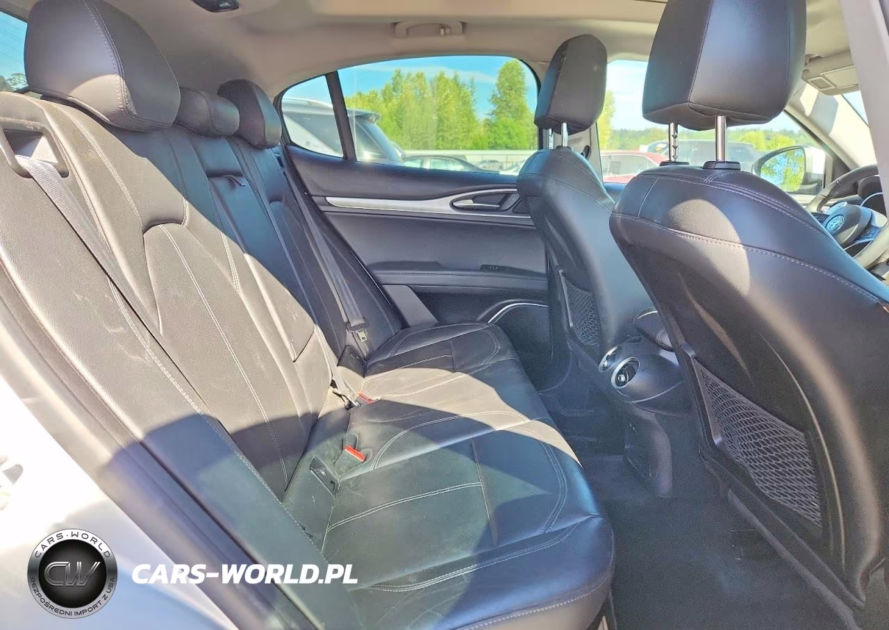 2018 Alfa Romeo Stelvio Sport VIN:ZASFAKPN9J7B96878 - 11
