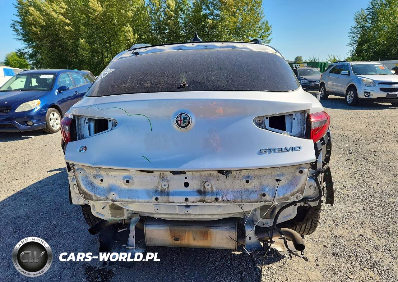 2018 Alfa Romeo Stelvio Sport VIN:ZASFAKPN9J7B96878 - 6
