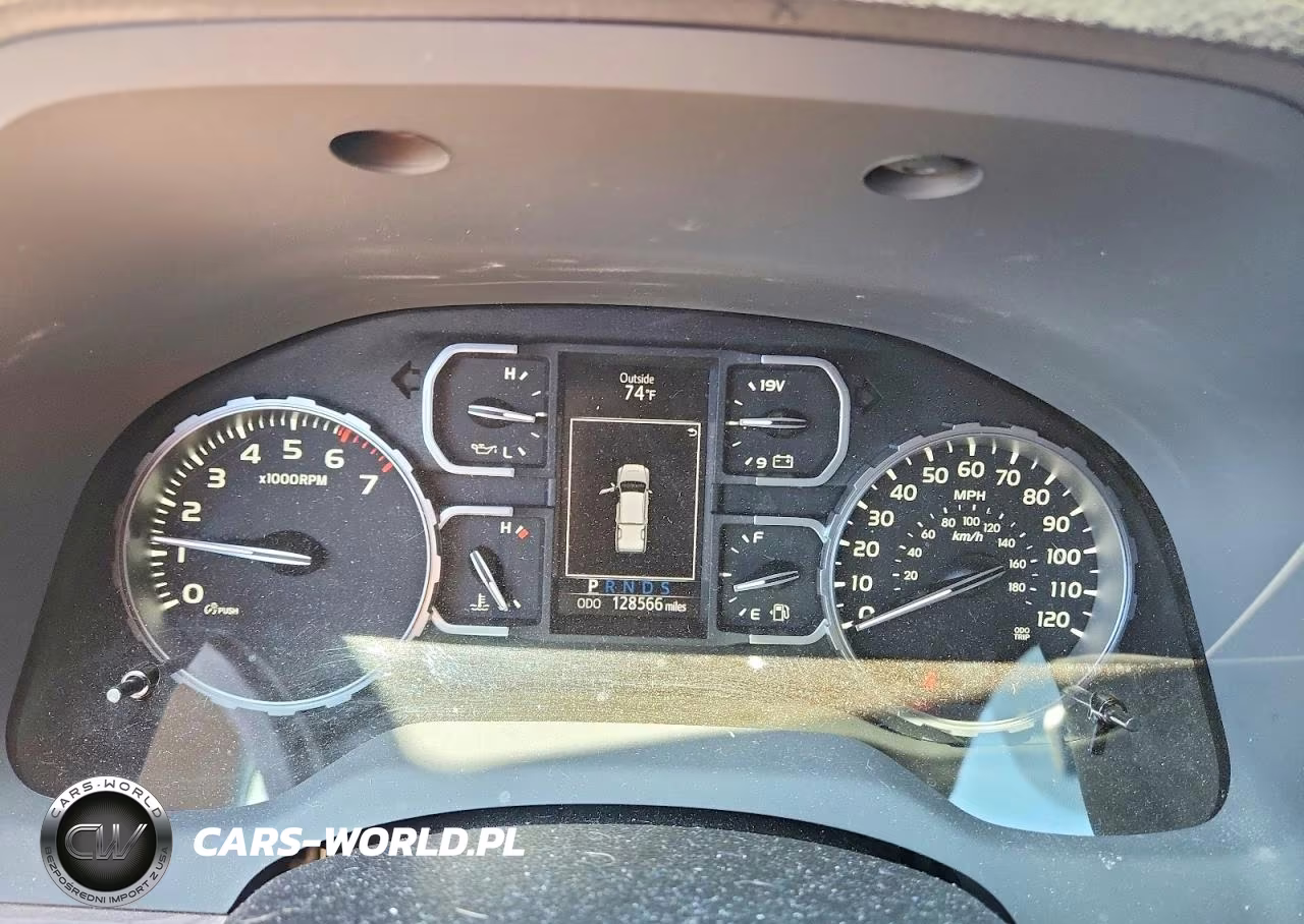 2018 Toyota Tundra Limited V8 VIN:5TFFY5F1XJX240410 - 9