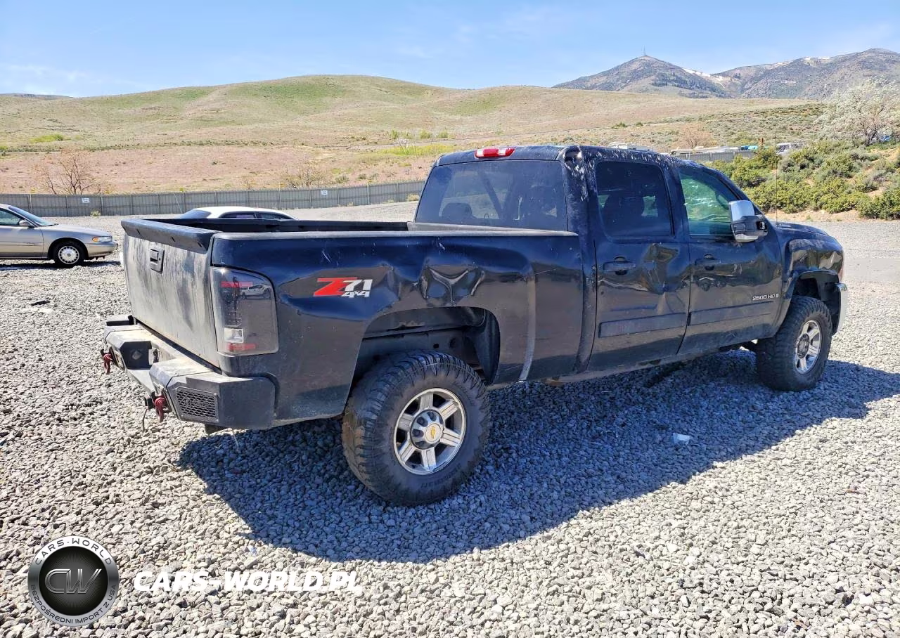 2007 Chevrolet Silverado K2500 Heavy Duty VIN:1GCHK23667F530313 - 3
