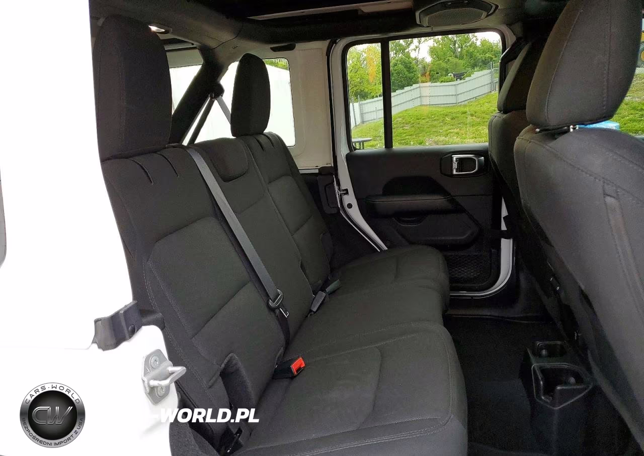 2020 Jeep Wrangler Unlimited Sahara VIN:1C4HJXEN9LW258287 - 11