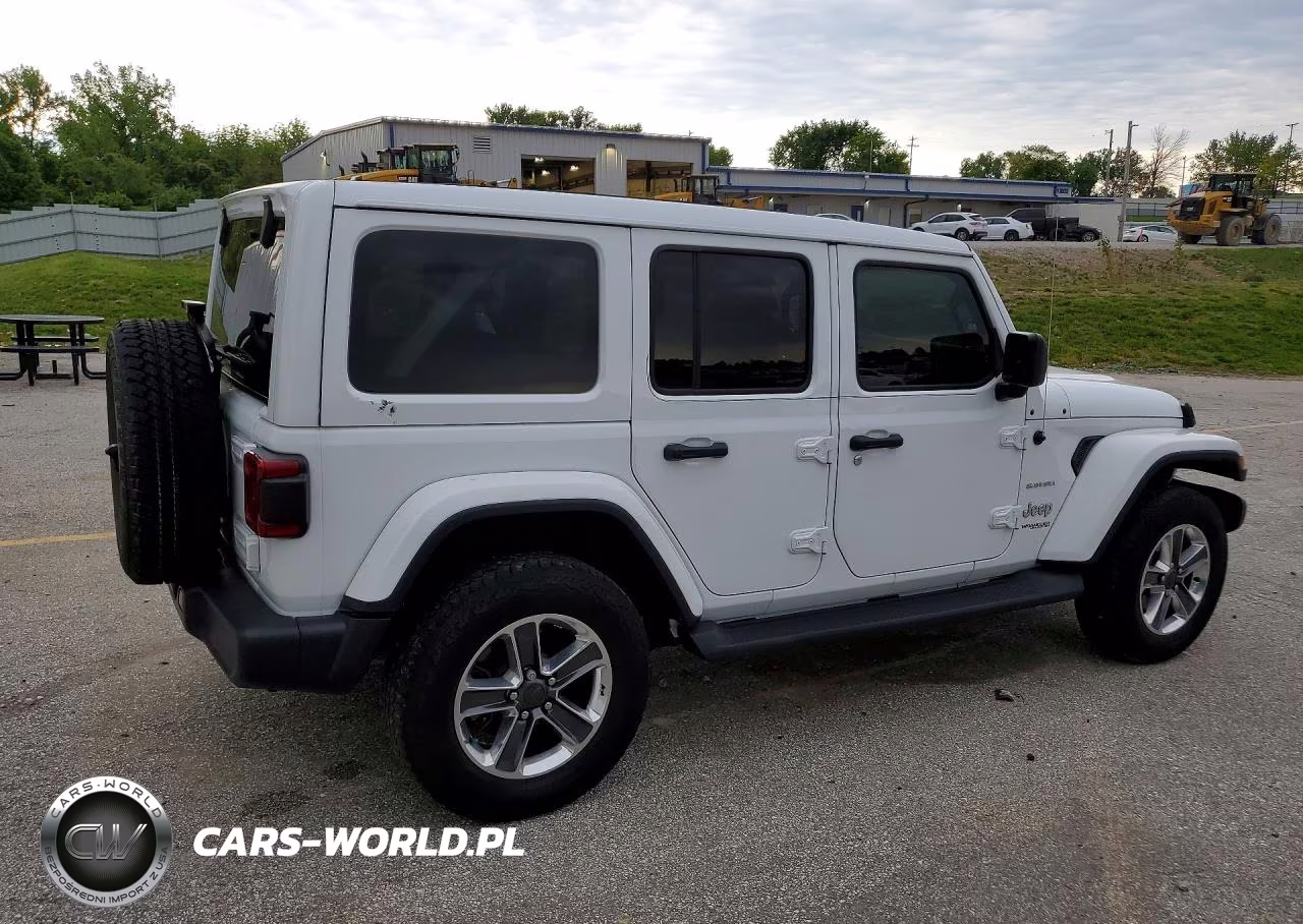 2020 Jeep Wrangler Unlimited Sahara VIN:1C4HJXEN9LW258287 - 3