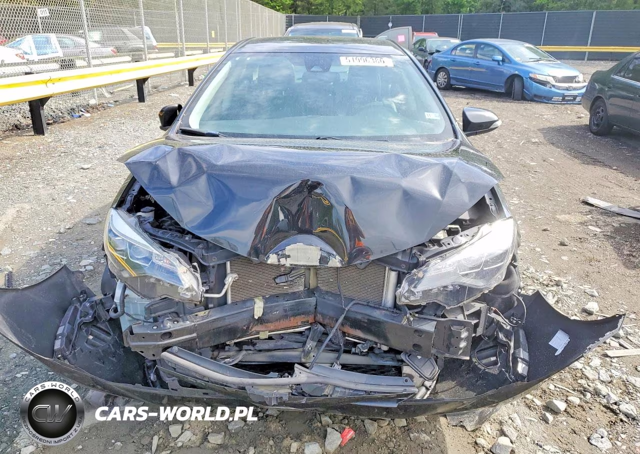 2018 Toyota Corolla Se VIN:2T1BURHEXJC081615 - 5