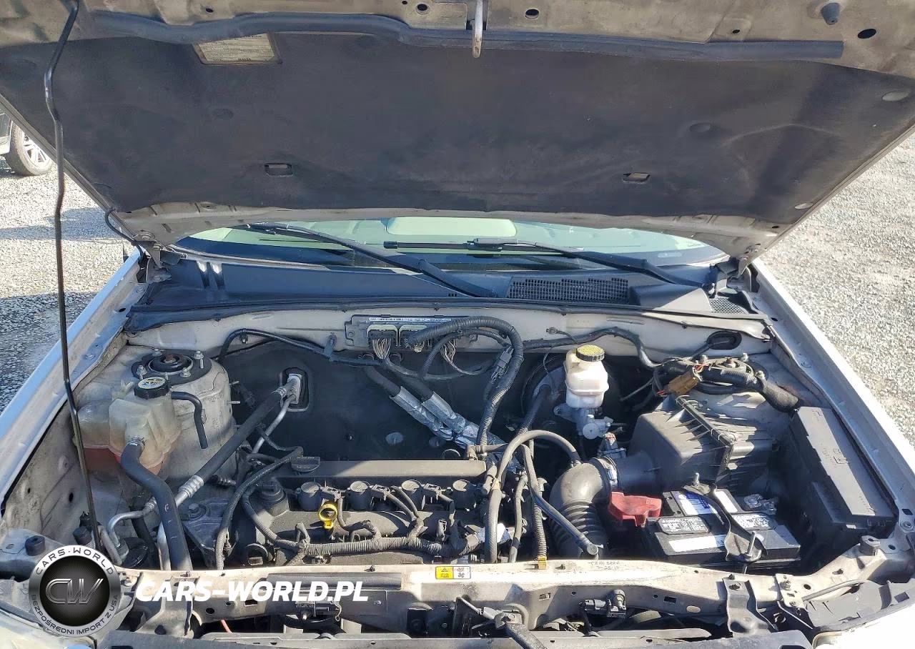 2011 Ford Escape Xls VIN:1FMCU0C73BKC23744 - 12
