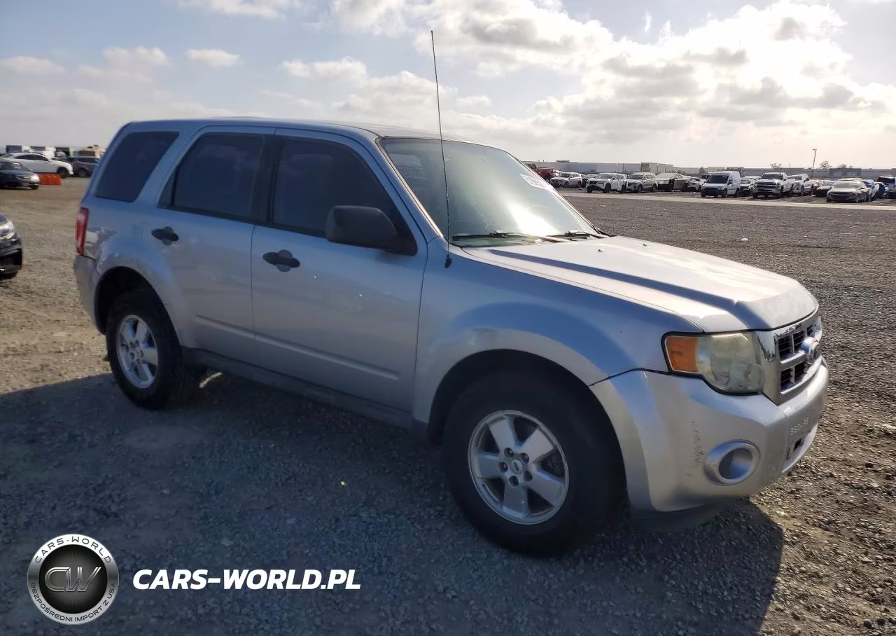 2011 Ford Escape Xls VIN:1FMCU0C73BKC23744 - 4