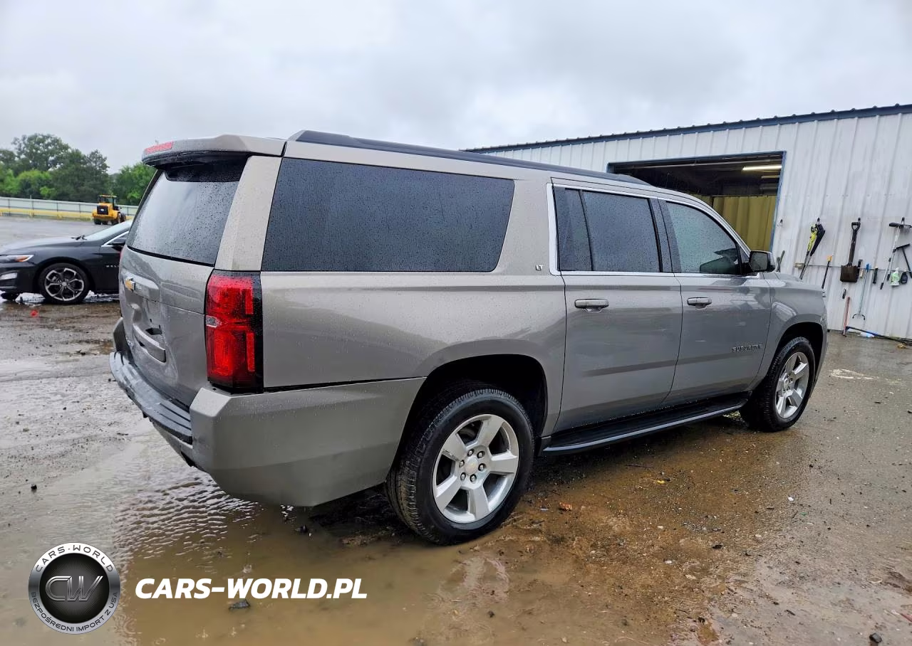2019 Chevrolet Suburban C1500 Lt VIN:1GNSCHKC3KR261179 - 3
