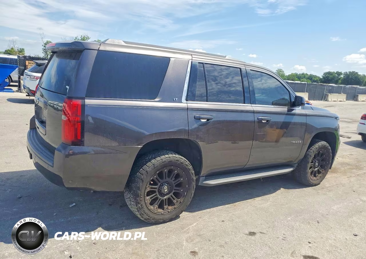 2018 Chevrolet Tahoe C1500 Lt VIN:1GNSCBKC0JR111803 - 3