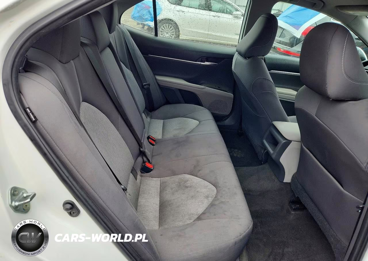 2021 Toyota Camry Le VIN:4T1C11AK6MU413762 - 10