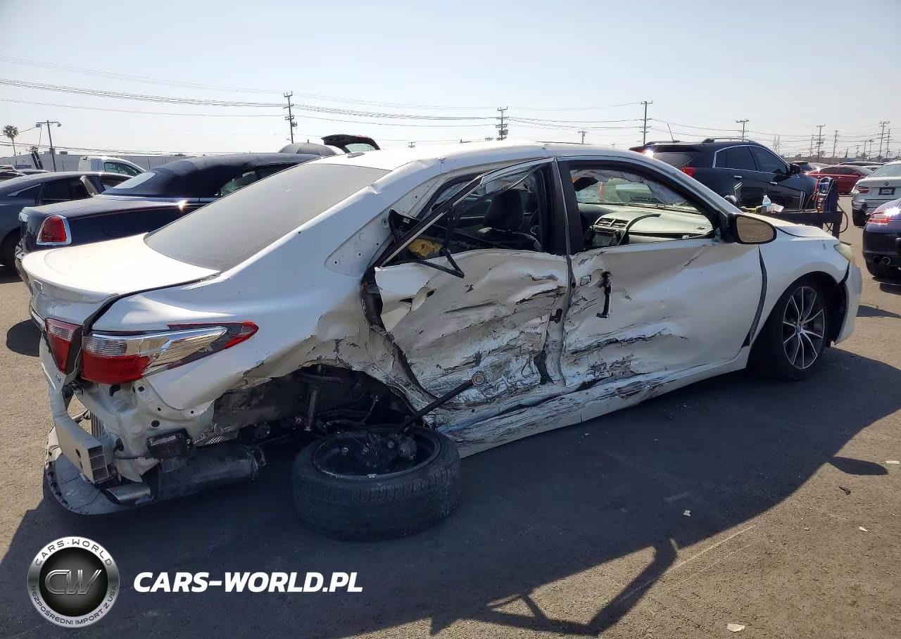 2017 Toyota Camry Xse VIN:4T1BF1FK1HU656133 - 3