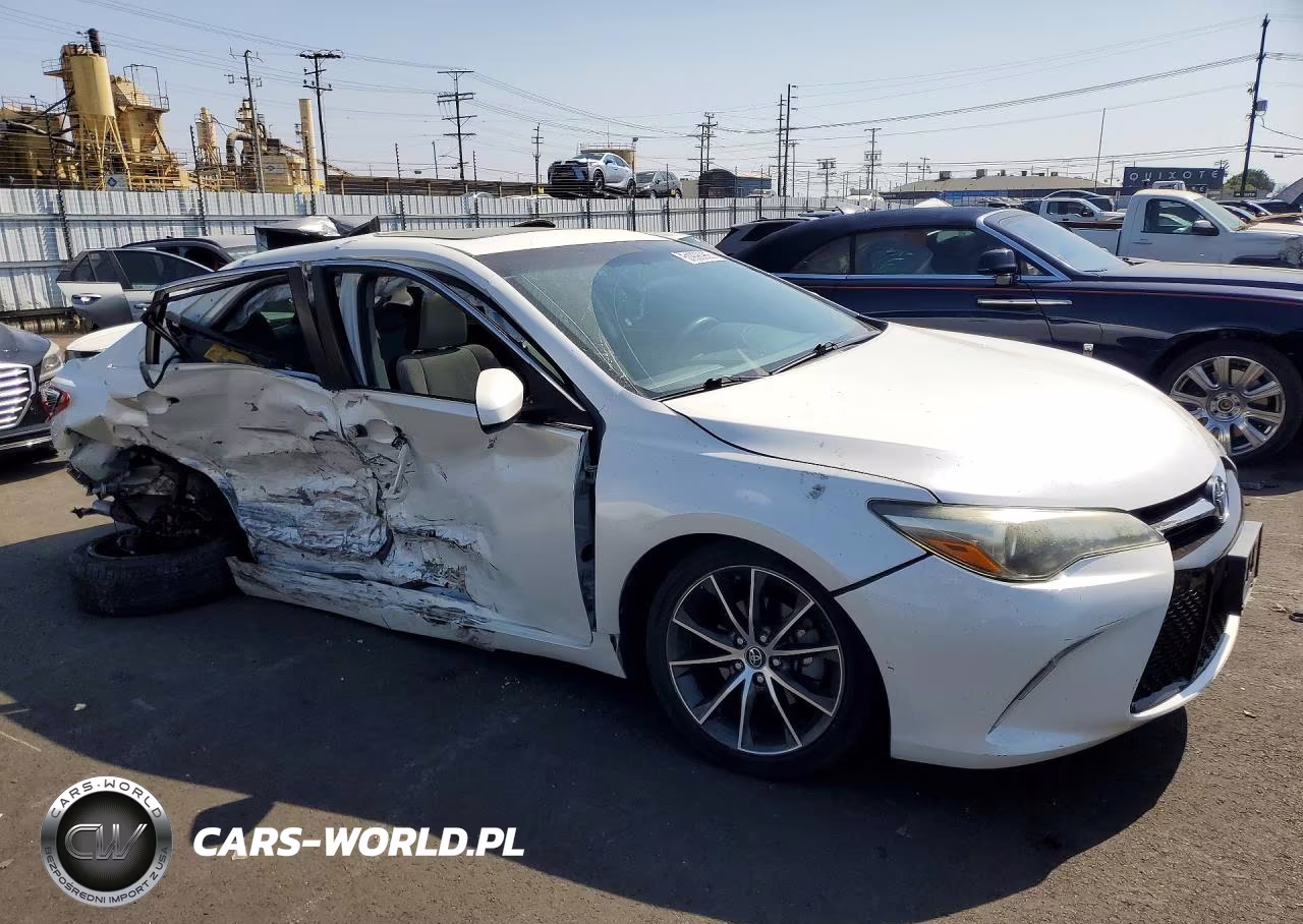 2017 Toyota Camry Xse VIN:4T1BF1FK1HU656133 - 4