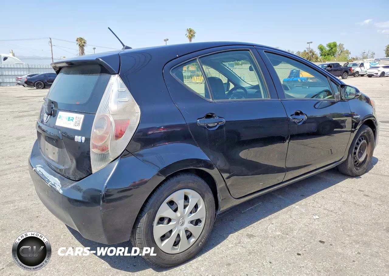 2012 Toyota Prius C One VIN:JTDKDTB30C1515780 - 3