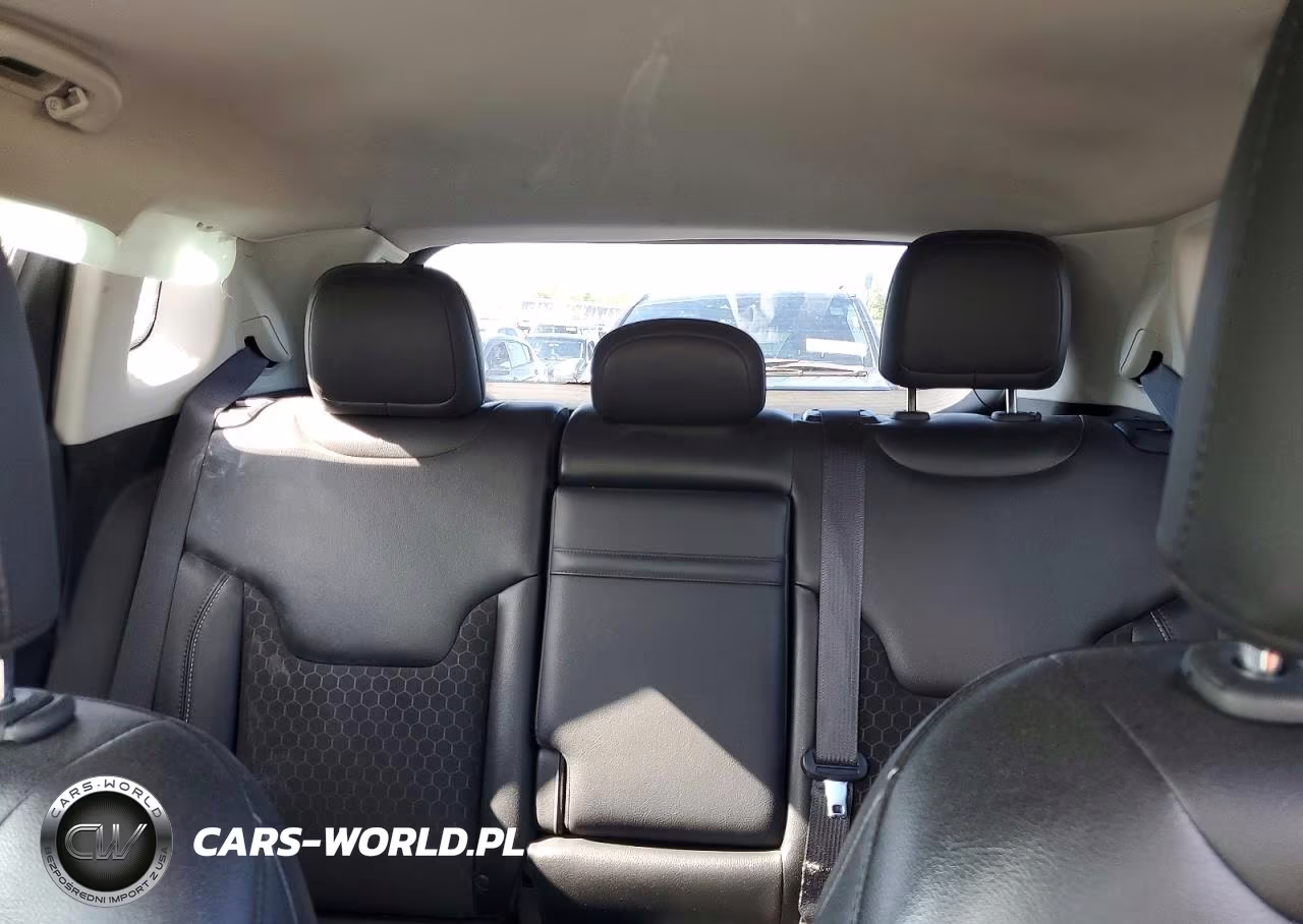 2018 Jeep Compass Latitude VIN:3C4NJCBBXJT411865 - 10