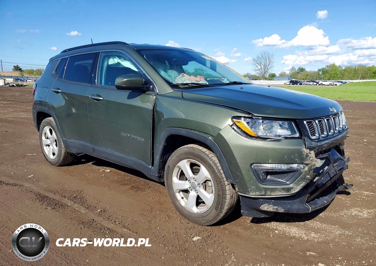 2018 Jeep Compass Latitude VIN:3C4NJCBBXJT411865 - 4