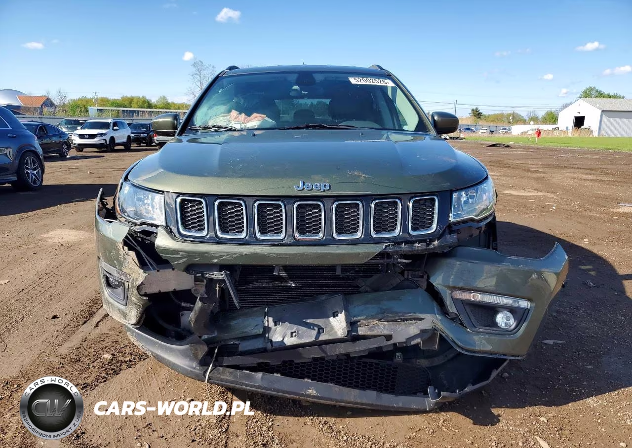 2018 Jeep Compass Latitude VIN:3C4NJCBBXJT411865 - 5