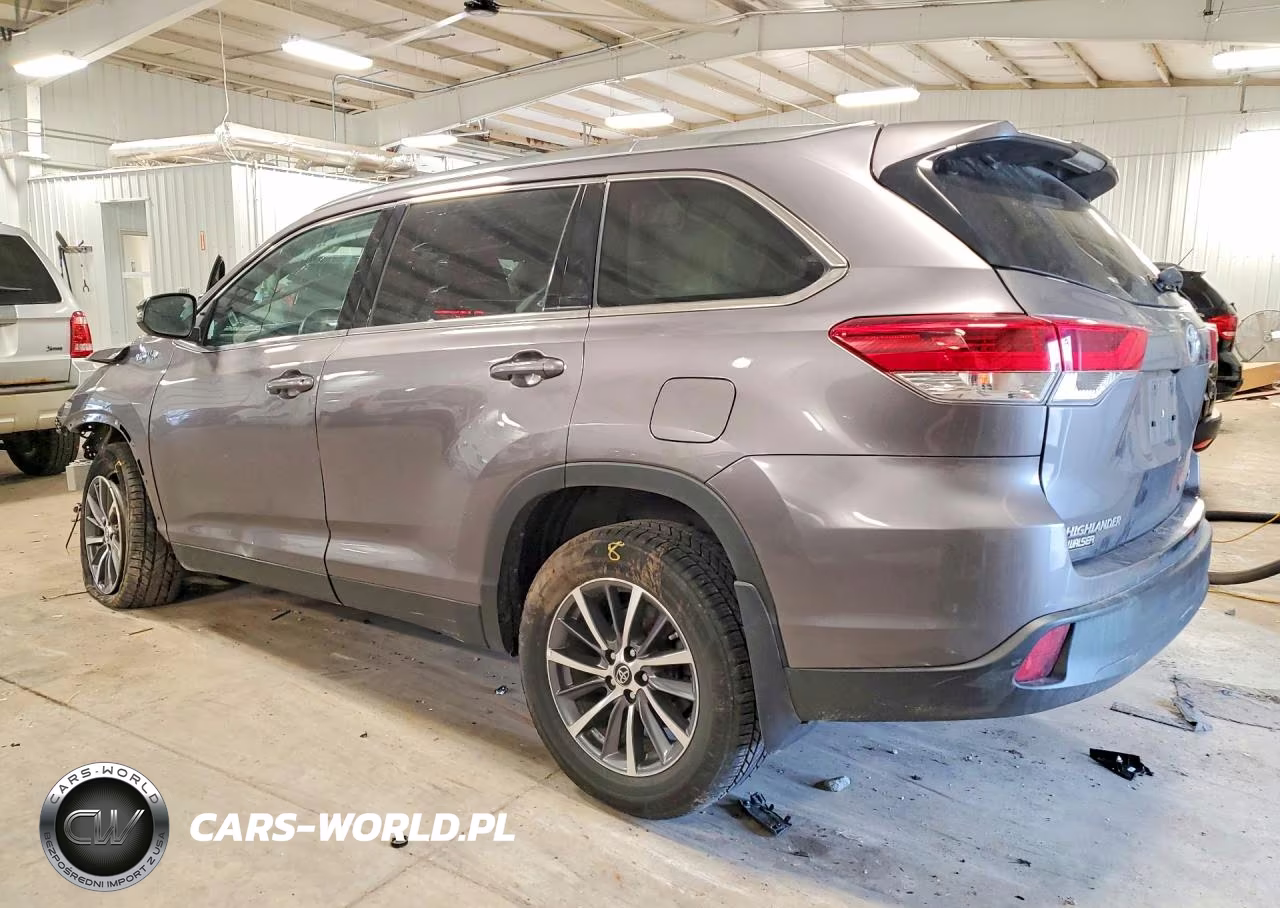 2019 Toyota Highlander Xle VIN:5TDJZRFH9KS733126 - 2