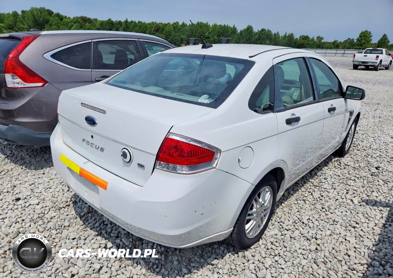 2008 Ford Focus Se VIN:1FAHP35N48W182661 - 3